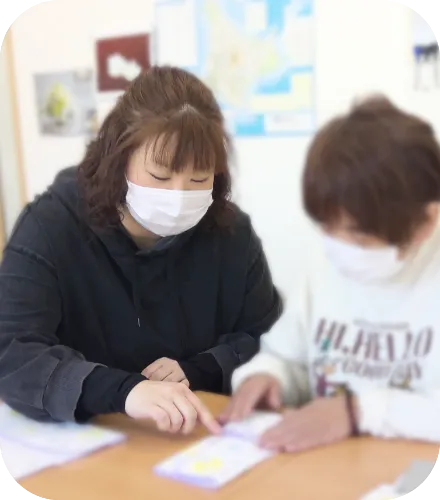 先輩職員の画像_石井 はるか